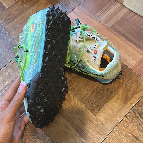 OFF-white runners worn twice - Picture 4 of 5